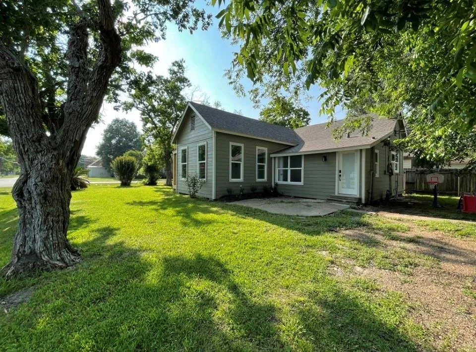 1219 5th St Rosenberg, TX 77471