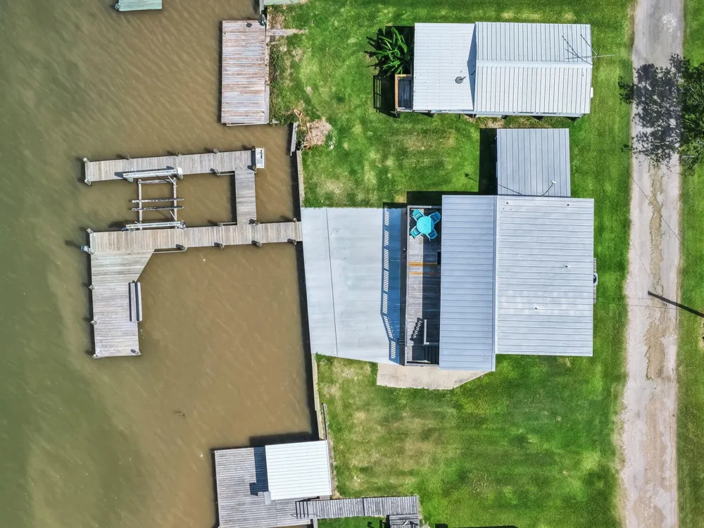 291 Private Road 670 Matagorda, TX 77457