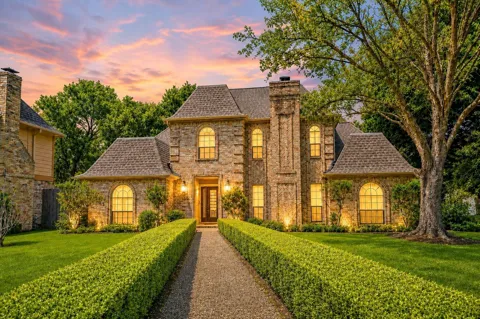 15607 Creekbriar Court
