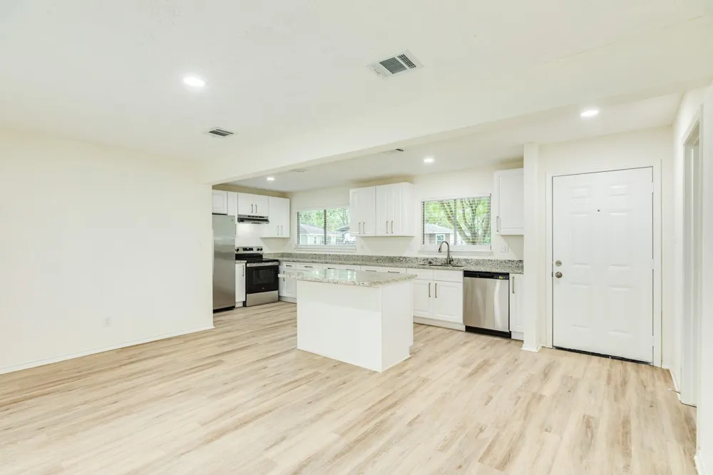 408 Gardenia Street Lake Jackson, TX 77566