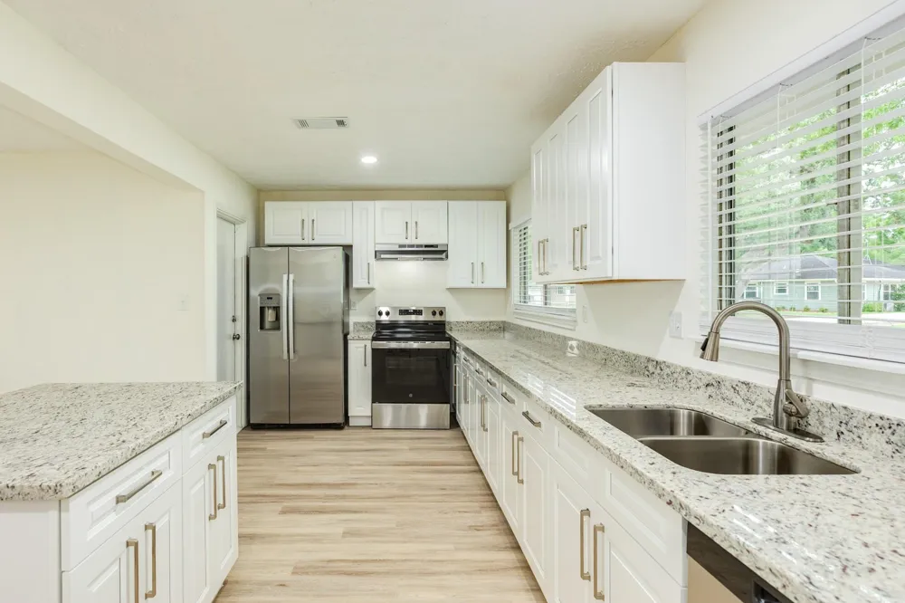 408 Gardenia Street Lake Jackson, TX 77566