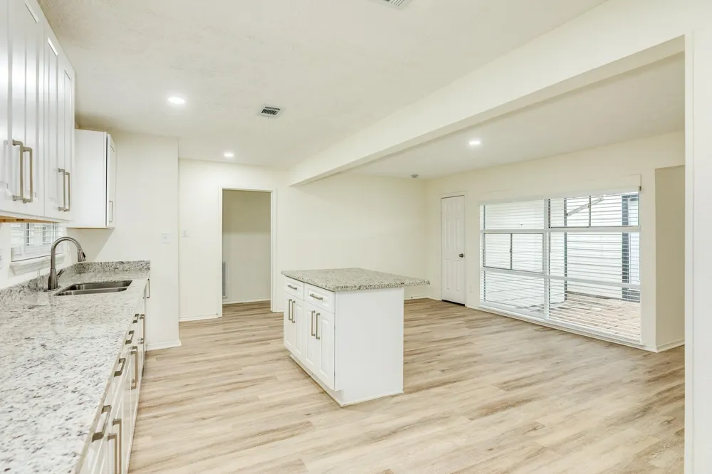 408 Gardenia Street Lake Jackson, TX 77566