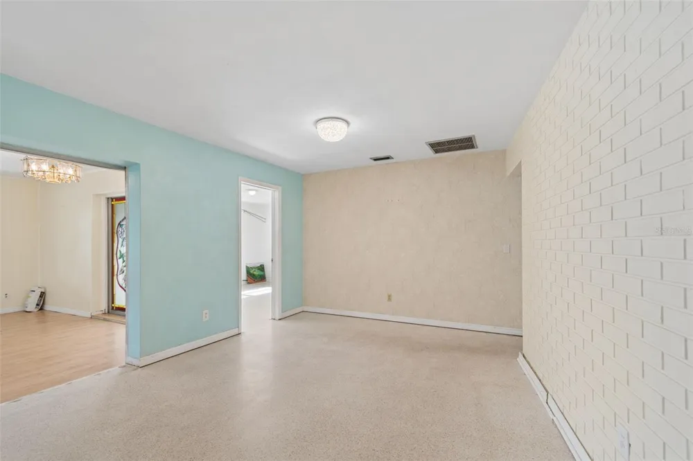 11435 OVAL DRIVE E Largo, FL 33774
