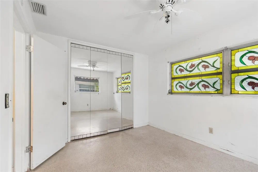 11435 OVAL DRIVE E Largo, FL 33774