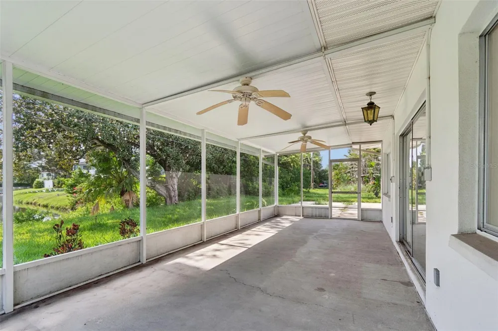 11435 OVAL DRIVE E Largo, FL 33774
