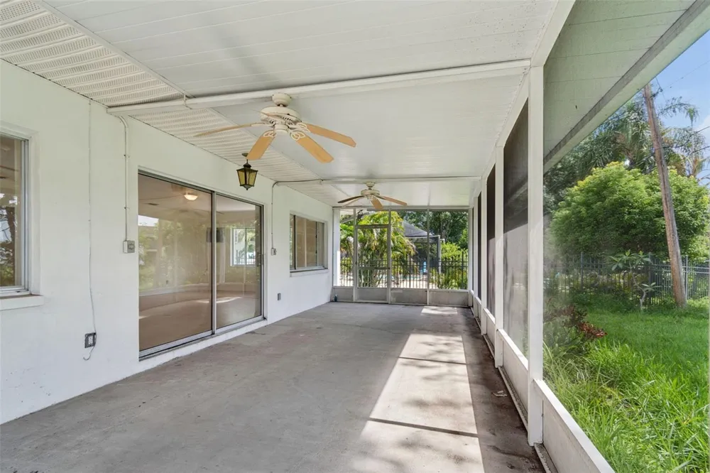11435 OVAL DRIVE E Largo, FL 33774