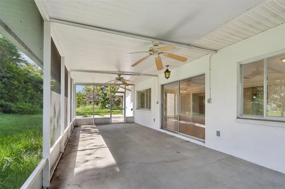 11435 OVAL DRIVE E Largo, FL 33774