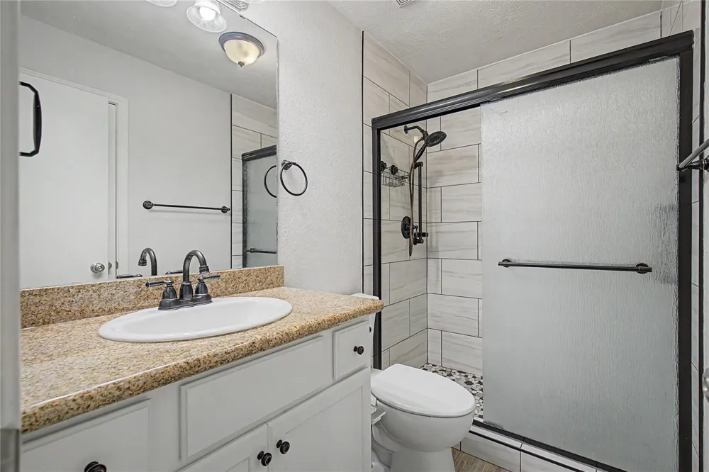 111 Enfield Court Huntsville, TX 77320