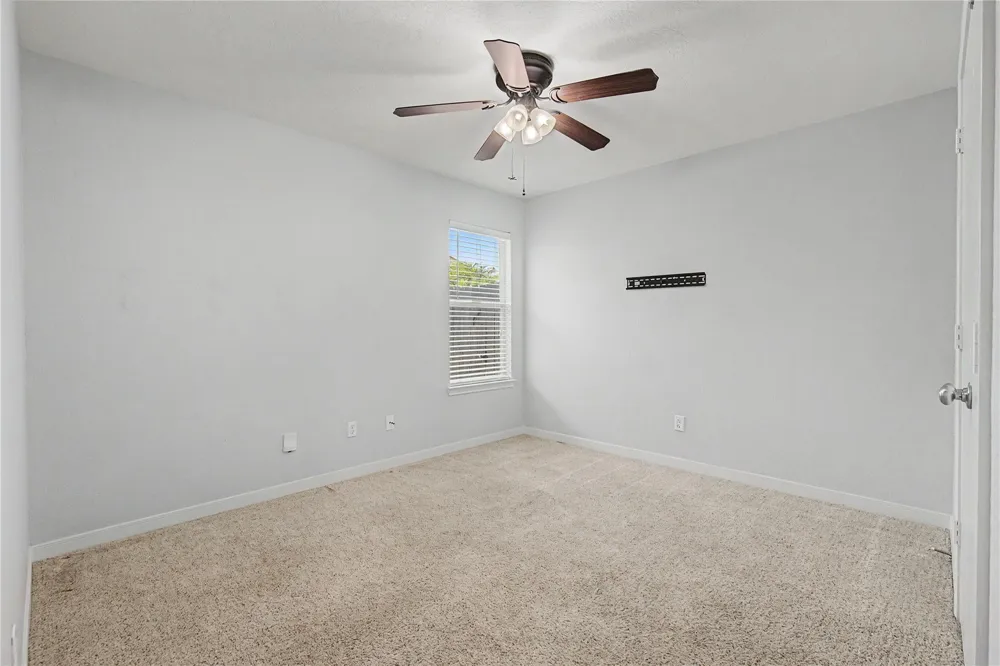 111 Enfield Court Huntsville, TX 77320