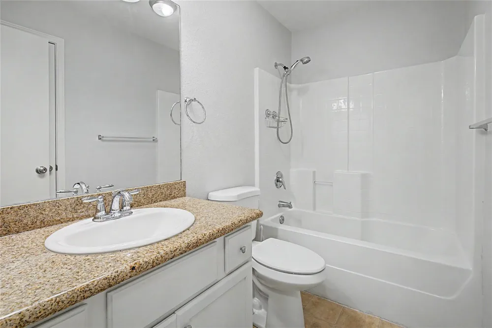 111 Enfield Court Huntsville, TX 77320