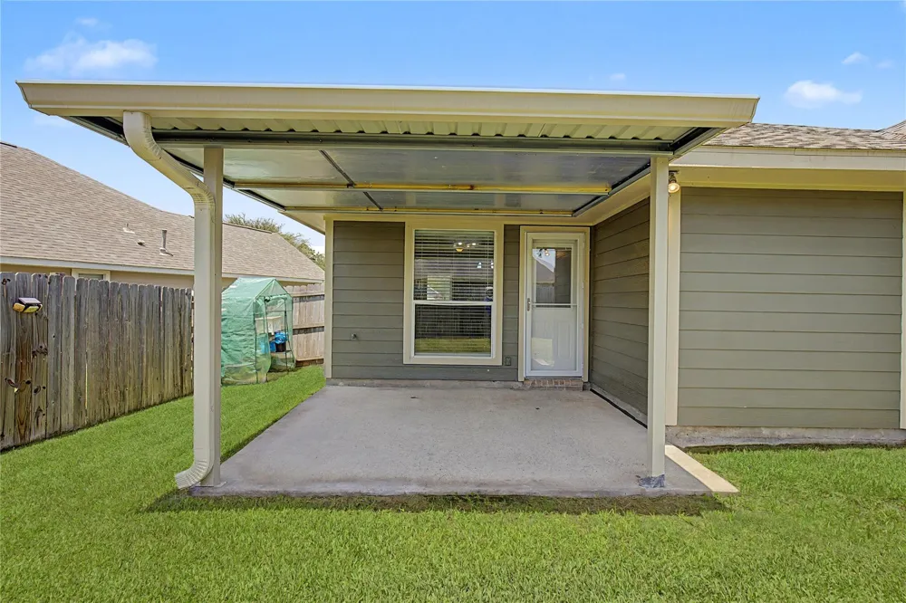 111 Enfield Court Huntsville, TX 77320