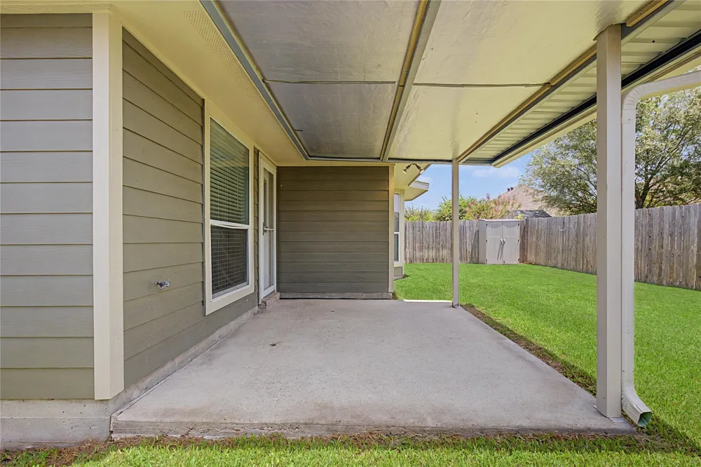 111 Enfield Court Huntsville, TX 77320