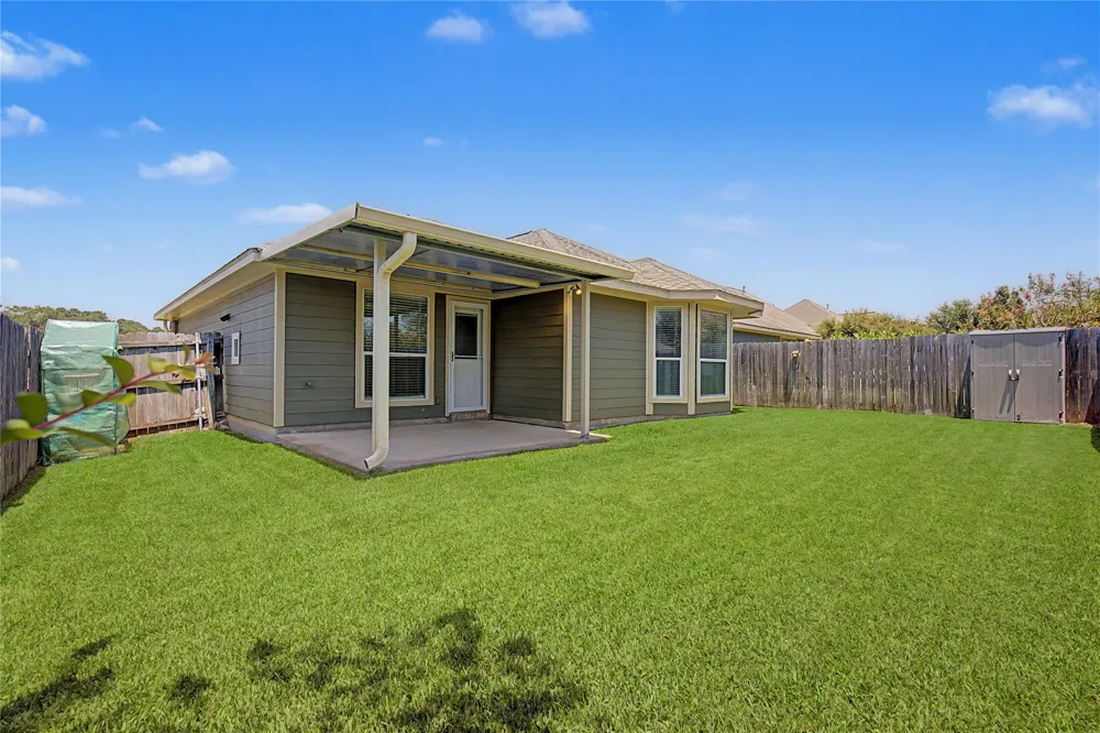 111 Enfield Court Huntsville, TX 77320