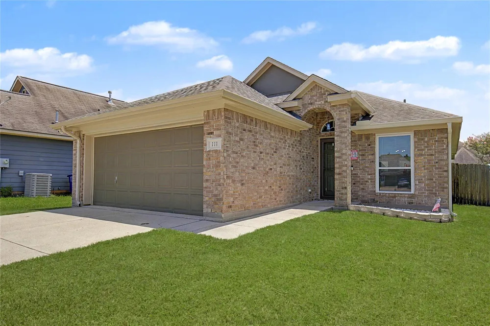 111 Enfield Court Huntsville, TX 77320