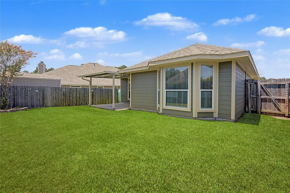 111 Enfield Court Huntsville, TX 77320