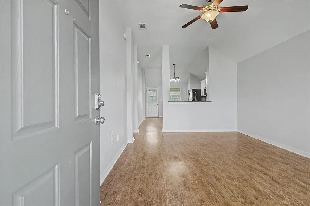 111 Enfield Court Huntsville, TX 77320