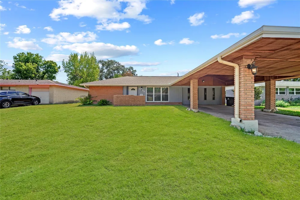 2835 Dragonwick Drive Houston, TX 77045