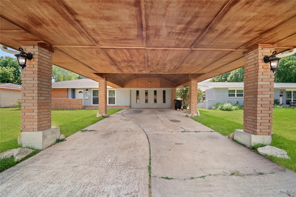 2835 Dragonwick Drive Houston, TX 77045