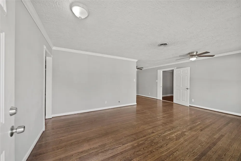 2835 Dragonwick Drive Houston, TX 77045