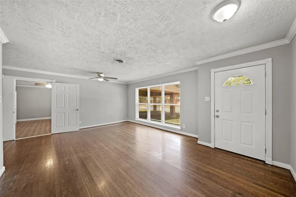 2835 Dragonwick Drive Houston, TX 77045