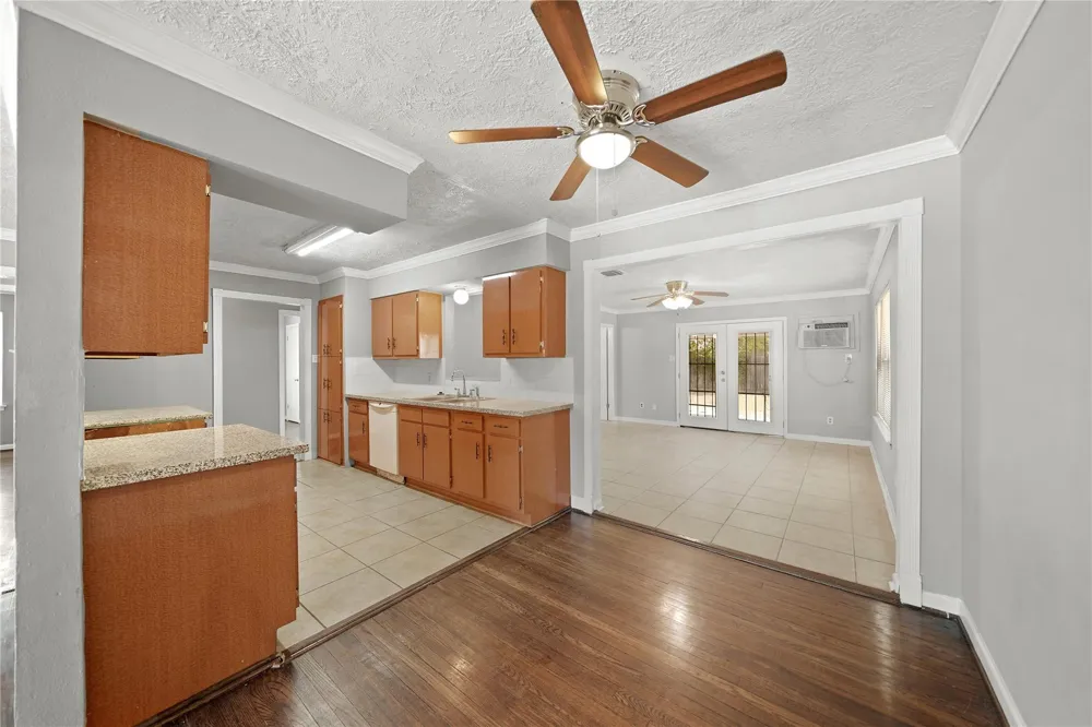 2835 Dragonwick Drive Houston, TX 77045