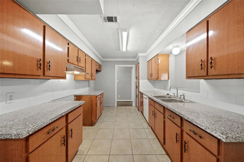 2835 Dragonwick Drive Houston, TX 77045