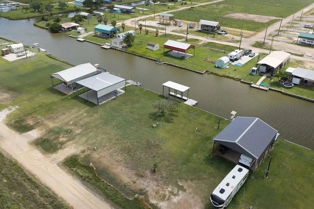 515 Hall Road Sargent, TX 77414