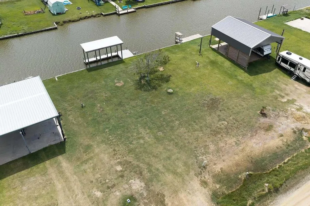 515 Hall Road Sargent, TX 77414