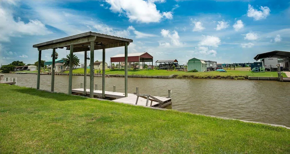515 Hall Road Sargent, TX 77414
