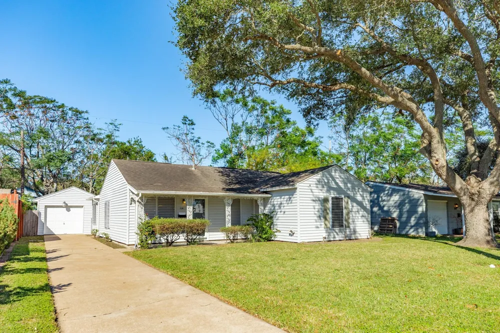 114 Tarpon Avenue Galveston, TX 77550