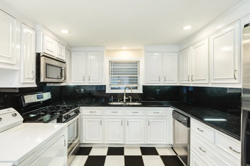 114 Tarpon Avenue Galveston, TX 77550