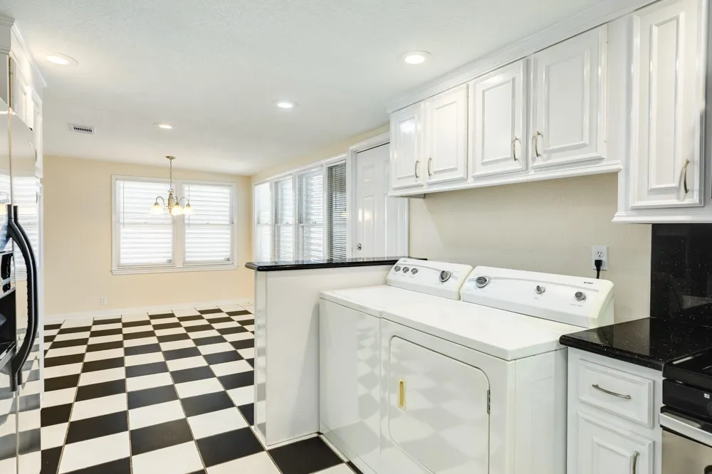 114 Tarpon Avenue Galveston, TX 77550