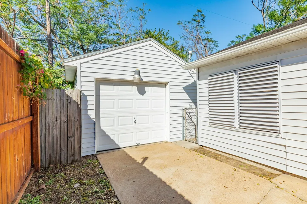 114 Tarpon Avenue Galveston, TX 77550