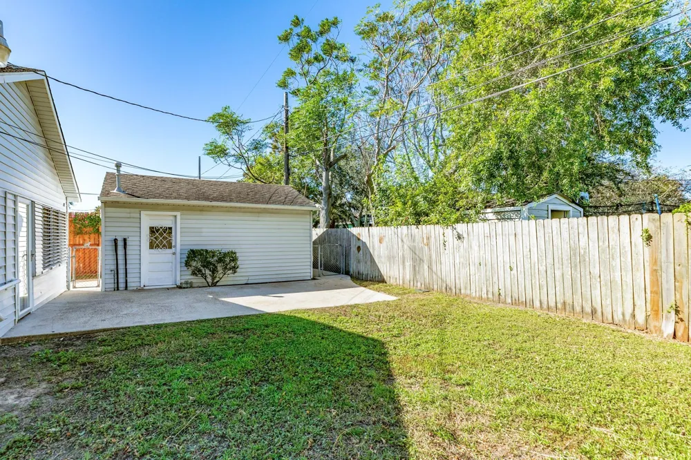 114 Tarpon Avenue Galveston, TX 77550