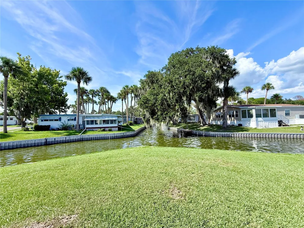 29 CLUB HOUSE Eustis, FL 32726