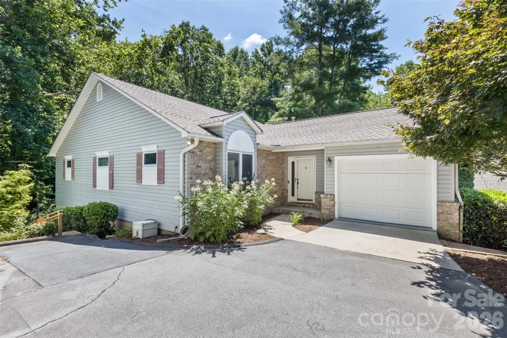 100 Titleist Way Hendersonville, NC 28739