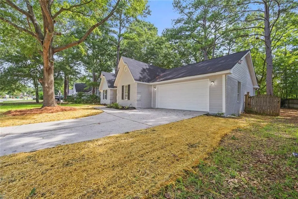321 Doublegate Drive Bonaire, GA 31005