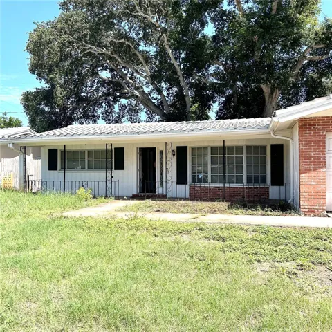 2152 GREENBRIAR BOULEVARD
