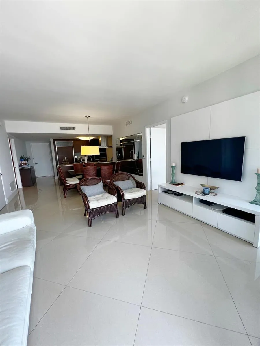 495 BRICKELL AVENUE #1605 Miami, FL 33131