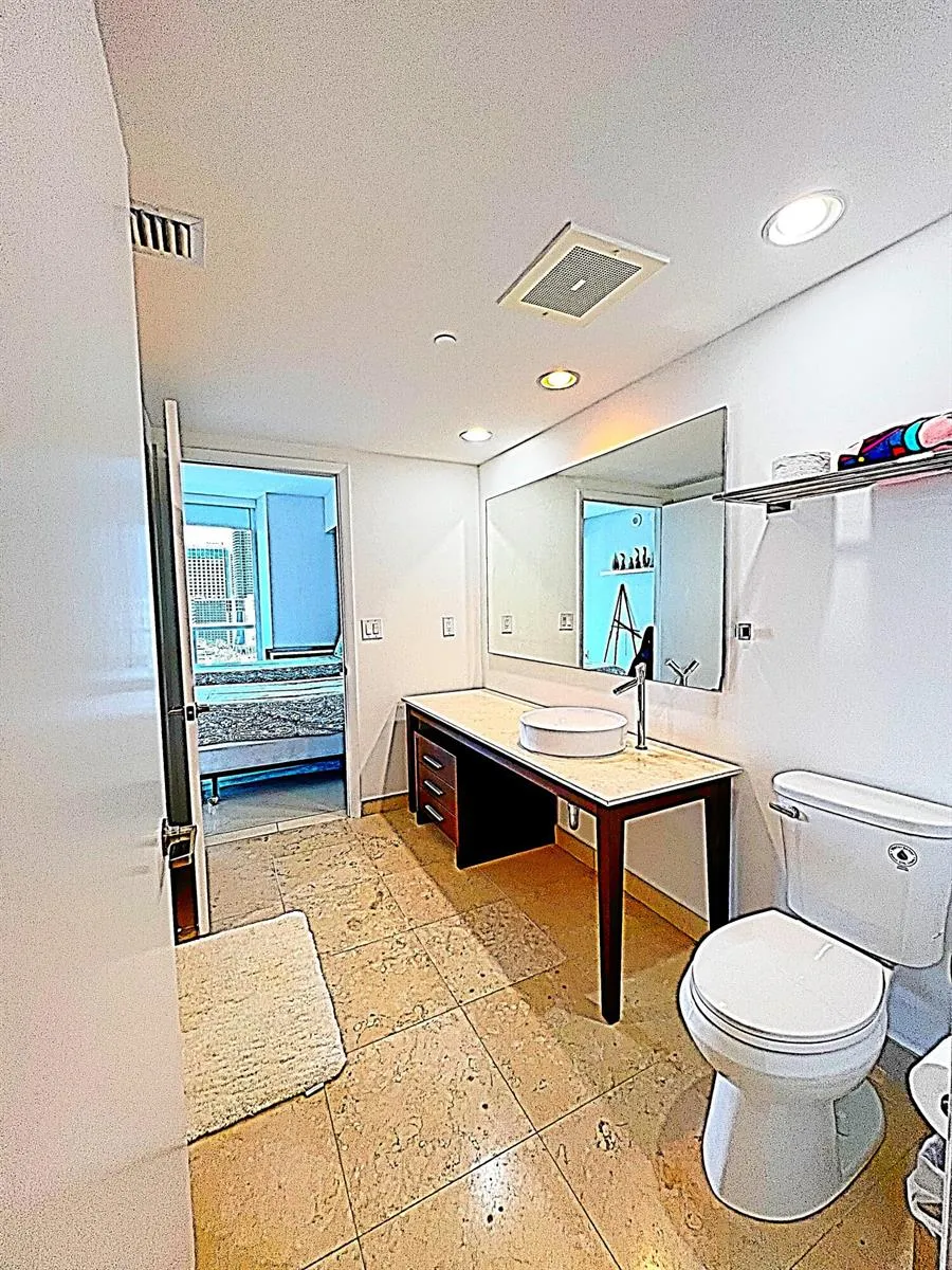 495 BRICKELL AVENUE #1605 Miami, FL 33131