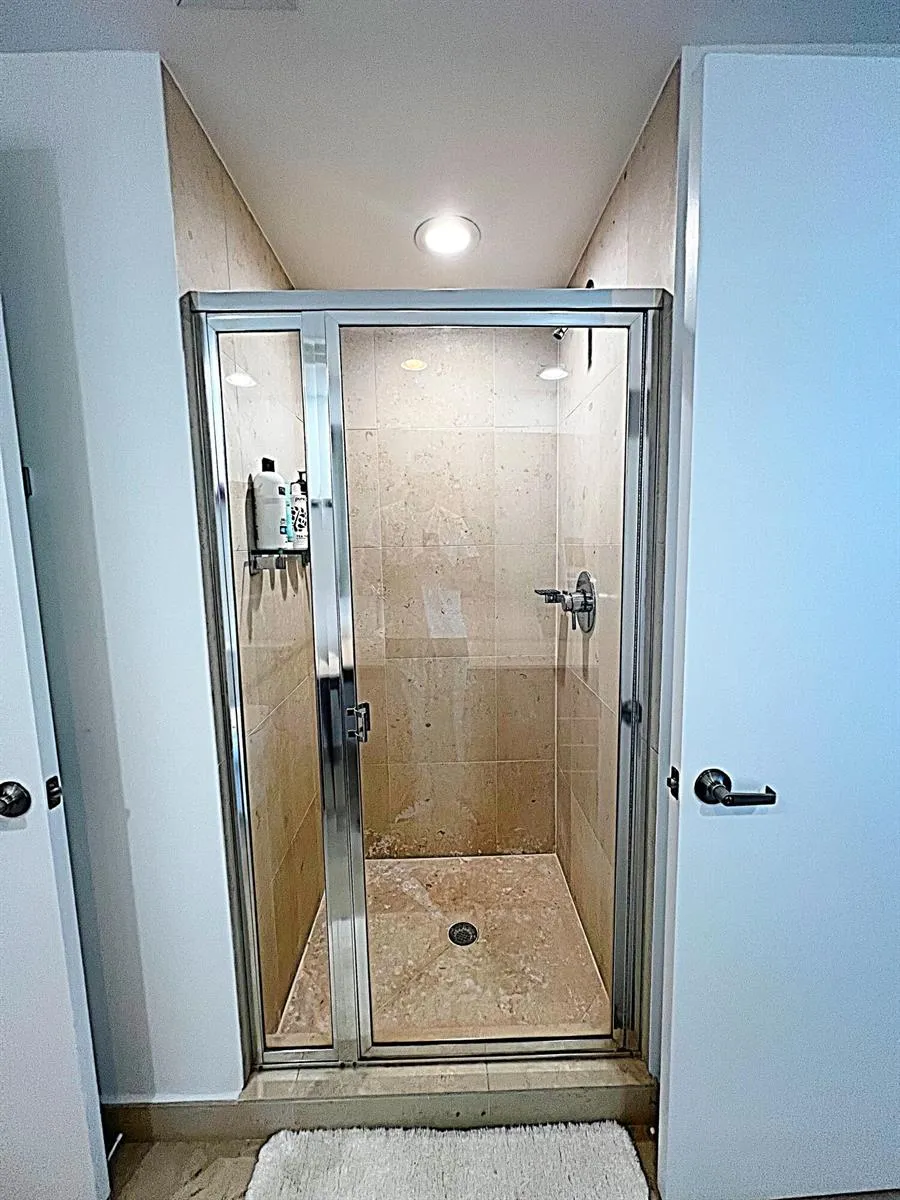 495 BRICKELL AVENUE #1605 Miami, FL 33131