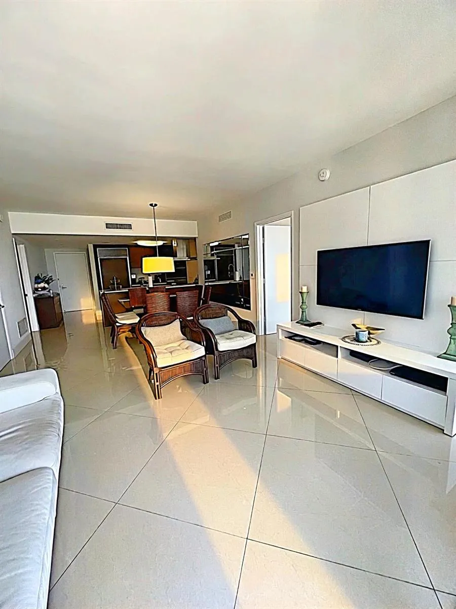 495 BRICKELL AVENUE #1605 Miami, FL 33131