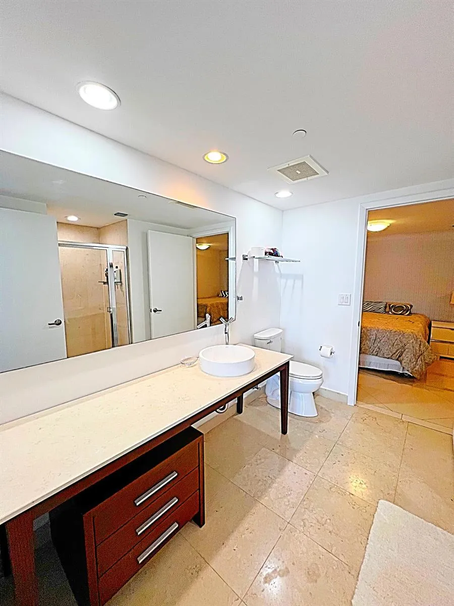495 BRICKELL AVENUE #1605 Miami, FL 33131