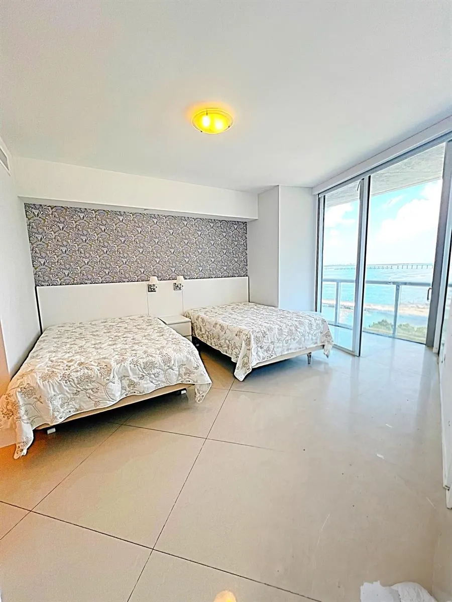 495 BRICKELL AVENUE #1605 Miami, FL 33131