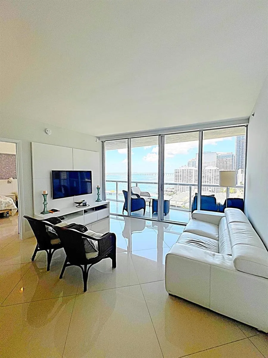 495 BRICKELL AVENUE #1605 Miami, FL 33131