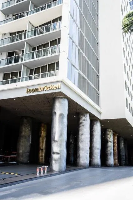 495 BRICKELL AVENUE #1605 Miami, FL 33131