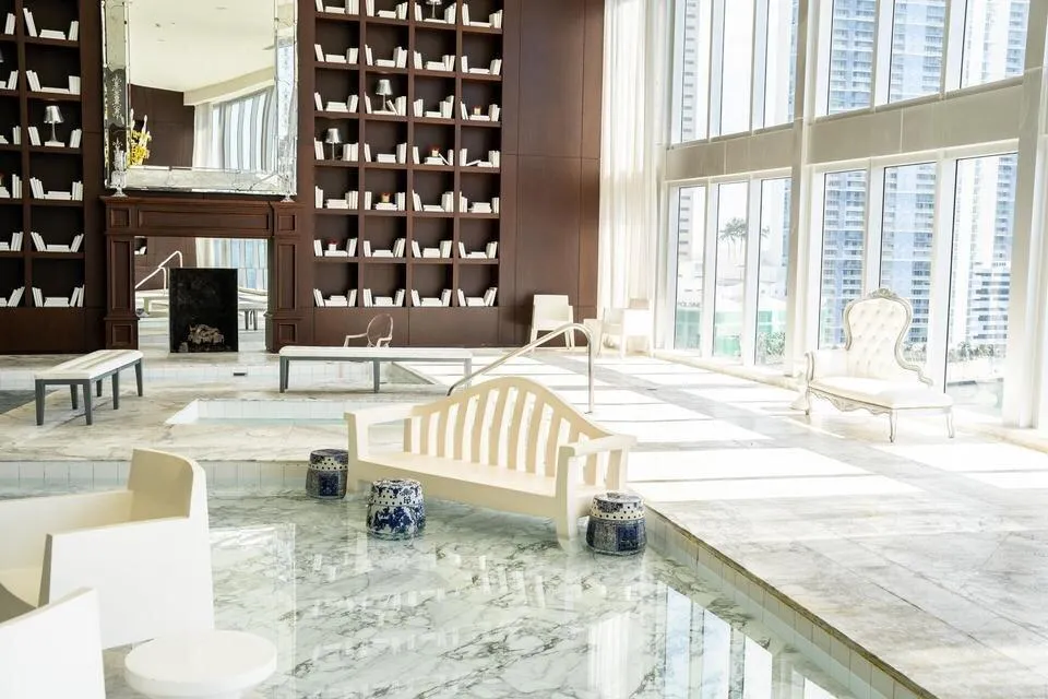 495 BRICKELL AVENUE #1605 Miami, FL 33131