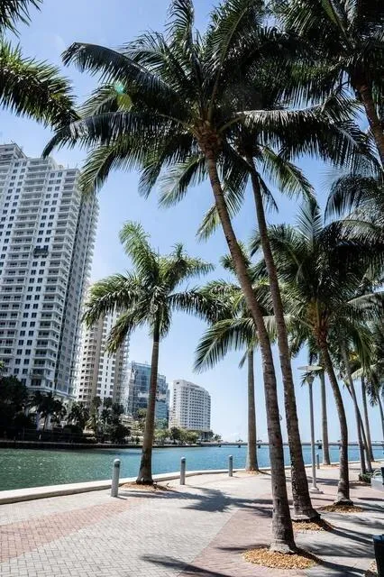 495 BRICKELL AVENUE #1605 Miami, FL 33131