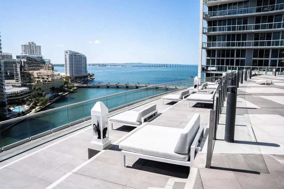 495 BRICKELL AVENUE #1605 Miami, FL 33131