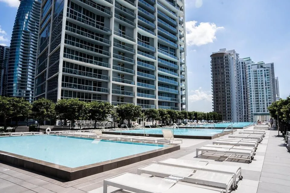 495 BRICKELL AVENUE #1605 Miami, FL 33131